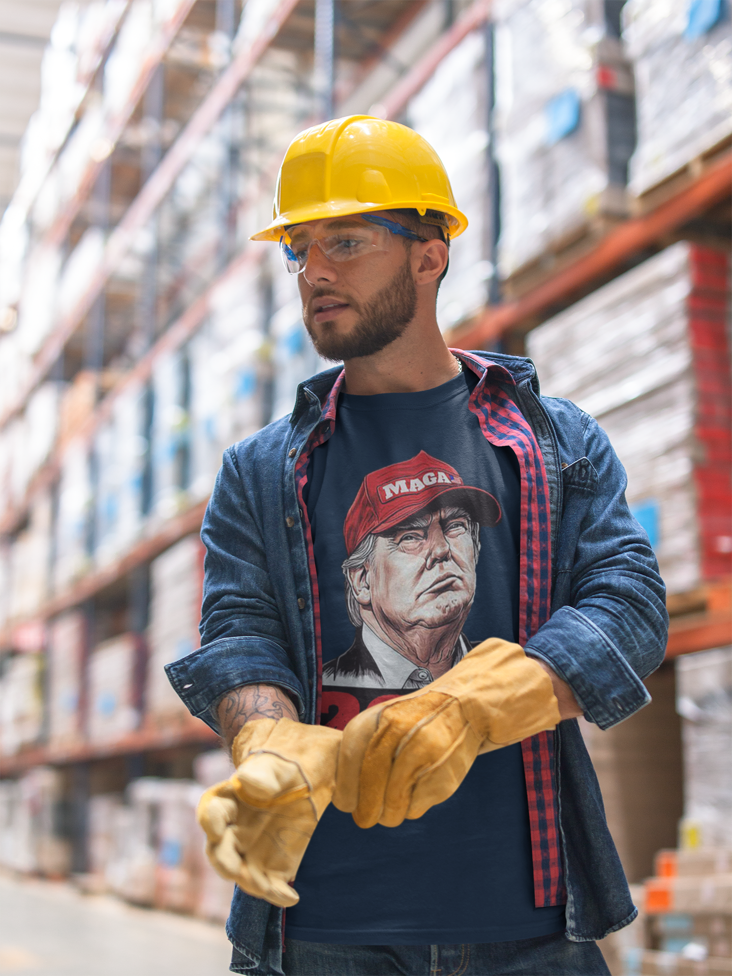 Trump Wearing MAGA Hat 2028 T Shirt